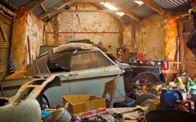What are the causes of hoarding?